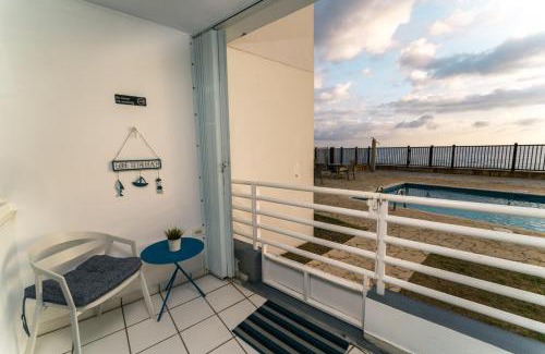 Stella Apartamento | Costa Corcega 1F- Puerta del Sol Beachfront Escape