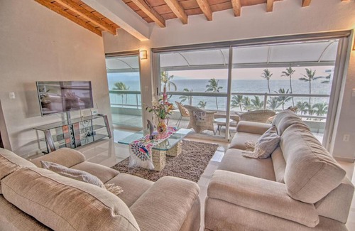 Bucerías Casa | Costa Dorada - Beachfront Penthouse in Bucerias Golden Zone