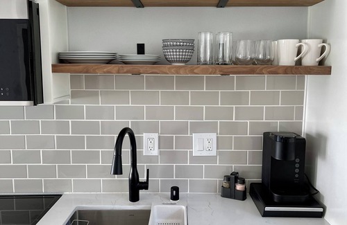 Downtown Cabaña | Costa Mesa Guesthouse near beaches, freeways, much more!