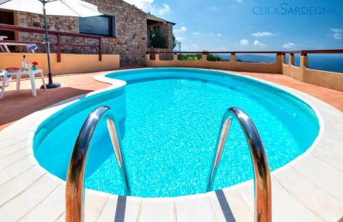 Costa Paradiso Villa | Costa Paradiso villa con piscina indipendente e vista mare per 6 persone