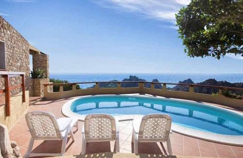 Costa Paradiso Villa | Costa Paradiso villa con piscina indipendente e vista mare per 6 persone