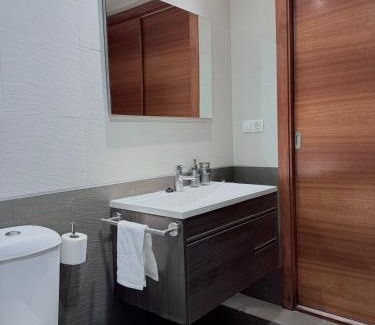 Centro de Lloret Apartamento | Costa Suite Beach, Pool and Parking