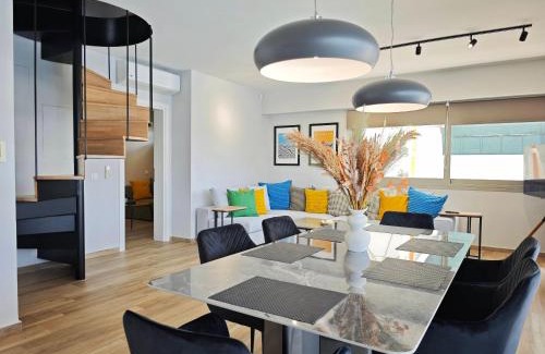 Voula Apartamento | Costa Voula Poolside and Beach, Home Cinema