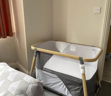 Balham Apartamento | Cosy 1 Bed apartment with FREE PARKING close to Underground station zone 2 for quick access to Central London up to 5 guests