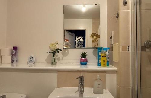 Grays Apartamento | Cosy 1-Bedroom Apartment in Central Grays with Parking & Excellent Transport Links
