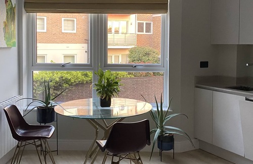 West Finchley Apartamento | Cosy 1-bedroom flat in North London! Suitable for solo travellers + city breaks.