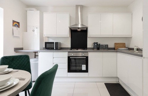 Malvern Apartamento | Cosy 1BD in Malvern With Stunning Views
