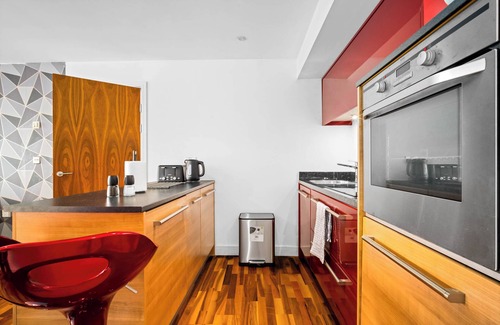 Birmingham Apartamento | Cosy 2 Bed Apartment with parking with a wide range of local amenities.