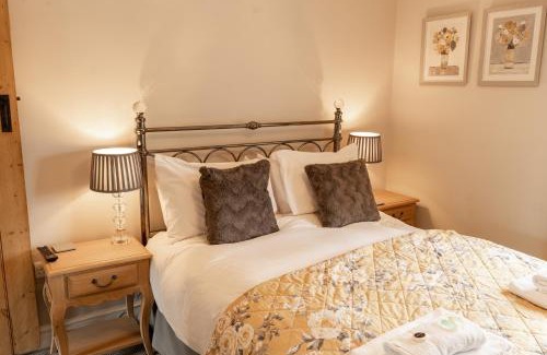 Chester Casa | Cosy 2 bed cottage in charming village of Christleton - For up to 5