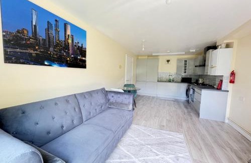 Custom House Apartamento | Cosy 2-Bed Flat Near ExCeL and City Airport