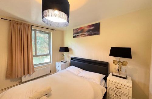 Custom House Apartamento | Cosy 2-Bed Flat Near ExCeL and City Airport