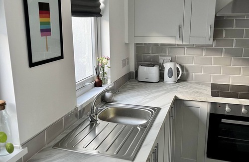 Belfast Casa | Cosy 2-bed House Close to Belfast City Centre
