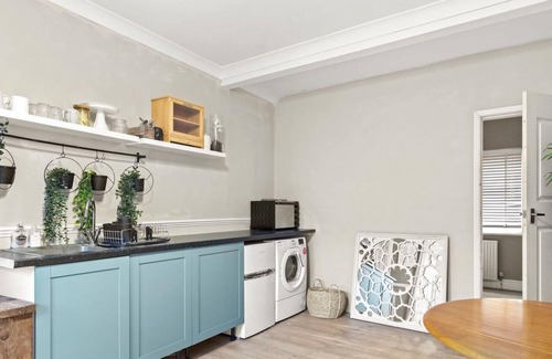 Potters Bar Apartamento | Cosy 2 Bed self contained flat in tranquil area close to woods 40 mins to London