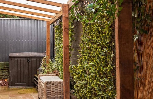 Potters Bar Apartamento | Cosy 2 Bed self contained flat in tranquil area close to woods 40 mins to London