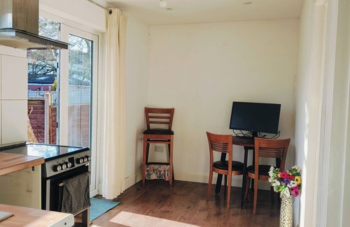Queensbury Apartamento | Cosy 2-Bed Studio with Amenities in London suburb