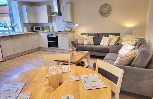 Sidmouth Cabaña | Cosy 2 Bedroom Cottage in Sidmouth 200m from the beach with free parking.
