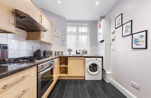 High Barnet Apartamento | Cosy 2-bedroom flat with a king-size bed in London, UK. Close to all airports!