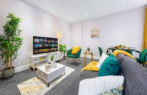 High Barnet Apartamento | Cosy 2-bedroom flat with a king-size bed in London, UK. Close to all airports!