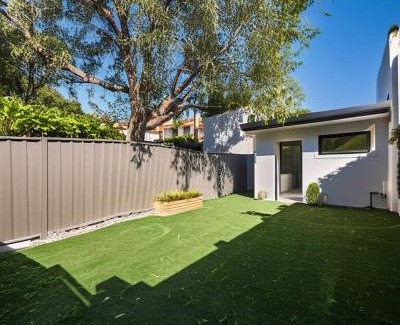 Glebe Casa | Cosy 2 bedroom Glebe terrace with parking