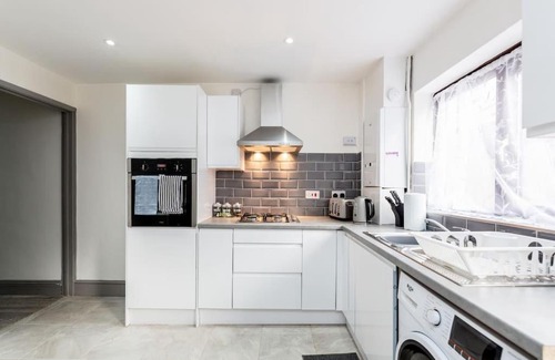 Becontree Apartamento | Cosy 2 bedroom house! Dagenham! Free parking