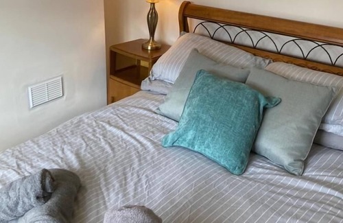 Widnes Casa | Cosy 2-bedroom House in Widnes Sleeps 4
