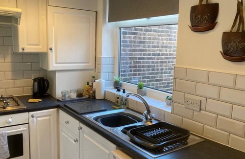 Widnes Casa | Cosy 2-bedroom House in Widnes Sleeps 4