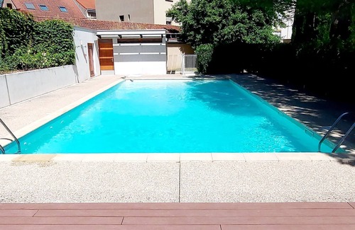 Villefranche-sur-Saone Apartamento | Lovely, cosy 2-room apartment - Near center with pool