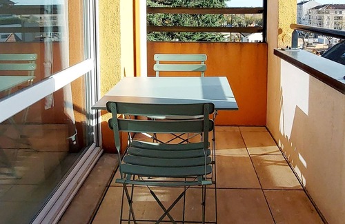Villefranche-sur-Saone Apartamento | Lovely, cosy 2-room apartment - Near center with pool