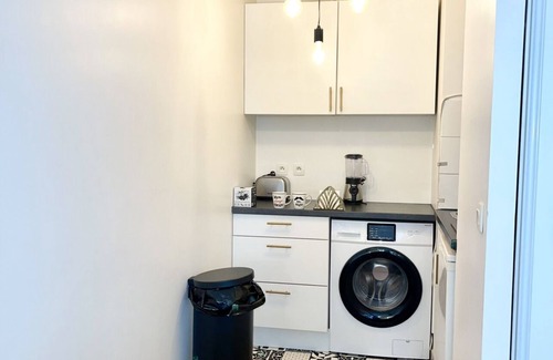 Villemomble Apartamento | Cosy 2-room apartment downtown, 1 minute from the train station