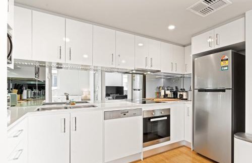 Adelaide Central Business District Apartamento | Cosy 2BR Apartment w Terrace in Adelaide CBD