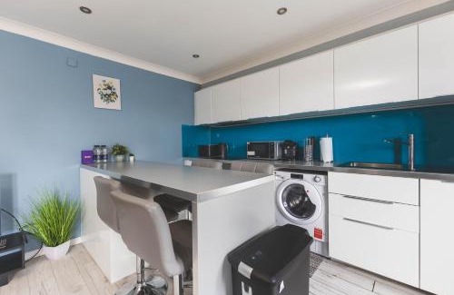Newham Apartamento | Cosy 2BR, Free Parking, 8min to City Airport