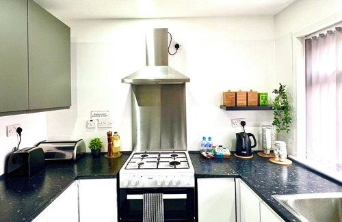 Levenshulme Casa | Cosy 3 BDR House Near Manchester City Centre Free WiFi