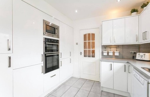 Aberdeen Casa | Cosy 3-Bedroom House near ARI, University of Aberdeen/ Foresterhill, City Centre