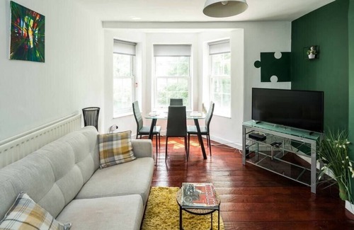Coldharbour Apartamento | Cosy 3BD London accommodation for 6 /6 beds