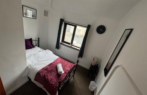 Oldbury Casa | Cosy 4 Bedroom Birmingham