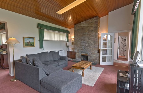 Helen's Bay Casa | Cosy 4BR in Helens Bay ★ 5 min walk to beach 🌊
