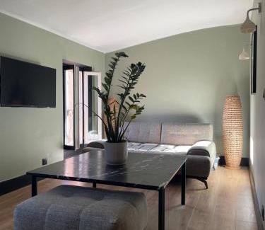 Plan-de-la-Tour Apartamento | Cosy and Chic Apartment