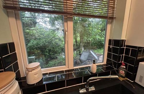 Ruskington Casa | Cosy and secluded brook-side lodge