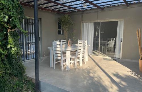 Boksburg Casa | Cosy and Serene Environment