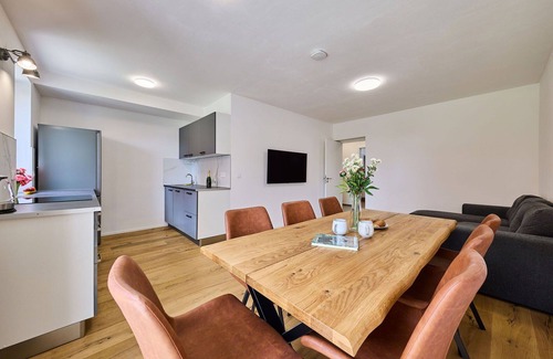Svoboda nad Upou Apartamento | Acogedor apartamento para 4 personas con WIFI, TV, terraza, mascotas permitida y aparcamiento