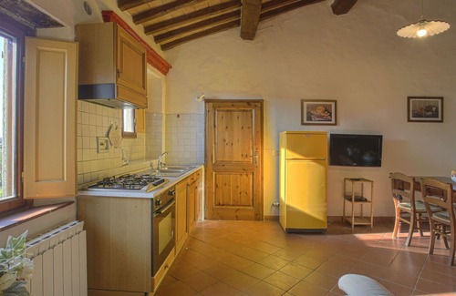 Tavarnelle Val di Pesa Apartamento | Apartamento con piscina, WIFI, TV, patio, mascotas permitida, vista panorámica, aparcamiento
