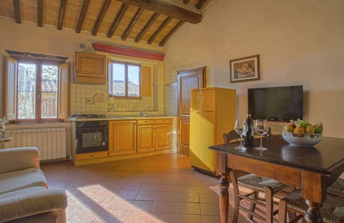 Tavarnelle Val di Pesa Apartamento | Apartamento con piscina, WIFI, TV, patio, mascotas permitida, vista panorámica, aparcamiento