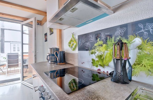 Schieder-Schwalenberg Apartamento | Acogedor apartamento para 4 personas con WIFI, TV, balcón, mascotas permitida y aparcamiento