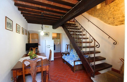 Cortona Apartamento | Acogedor apartamento para 6 personas con piscina, WIFI, TV y aparcamiento