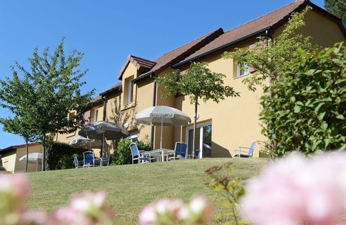 Sarlat-la-Caneda Casa | Hermoso apartamento en villa con piscina, WIFI, TV, terraza, mascotas permitida y aparcamiento