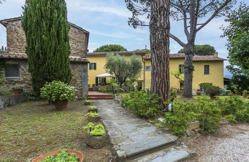 Monsummano Terme Villa | Bonito apartamento en villa con piscina privada, WIFI, TV, patio, mascotas permitida y aparcamiento
