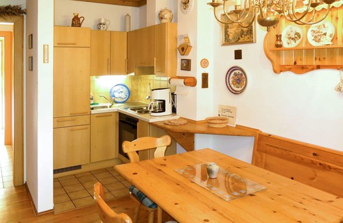 Treffen Villa | Precioso apartamento en villa con WIFI, TV, terraza, mascotas permitida y aparcamiento