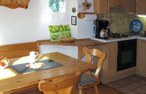 Treffen Villa | Precioso apartamento en villa con WIFI, TV, terraza, mascotas permitida y aparcamiento