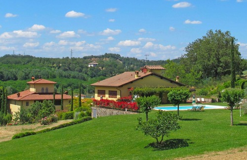 San Giovanni Valdarno Apartamento | Hermoso apartamento para 6 personas con piscina, WIFI, TV, mascotas permitida y aparcamiento