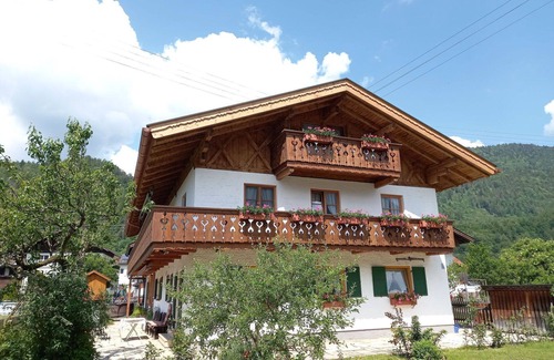 Farchant Apartamento | Bonito apartamento para 2 personas con WIFI, TV, balcón y aparcamiento
